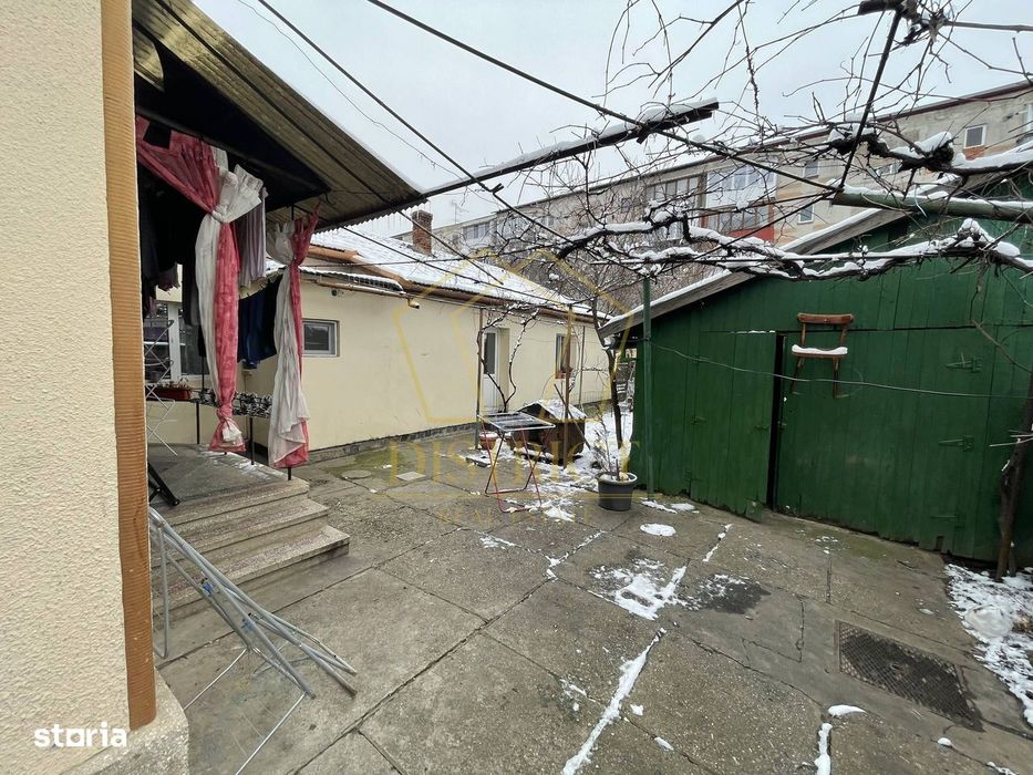 Casa cu 2 spatii comerciale si 2 apartamente | zona Lipovei