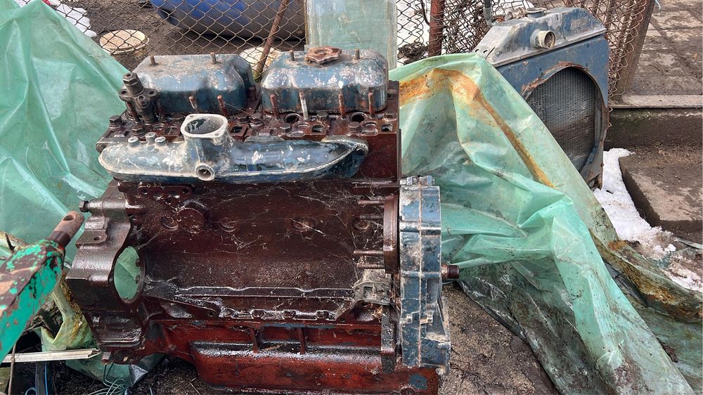 Baie de ulei tractor U550, motor in 4 pisoane, alezaj 102