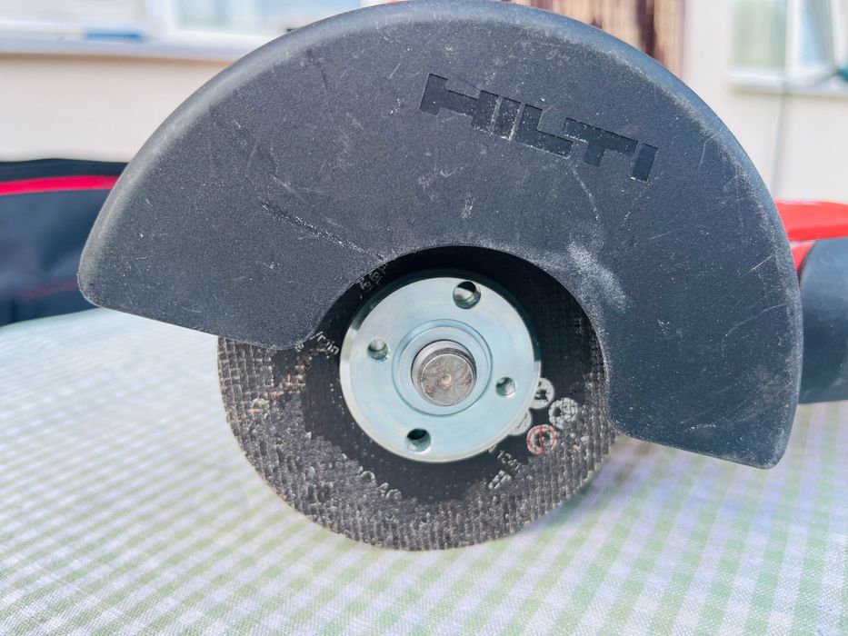 HILTI AG5D-22 ъглошлайф