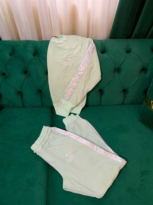 Haine cu sigla cusuta