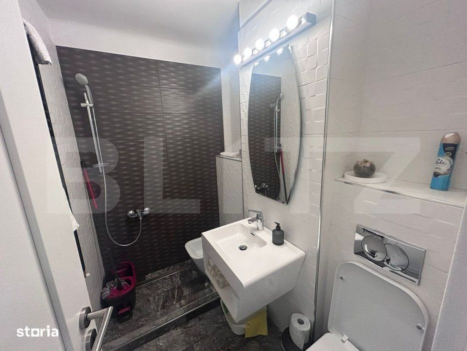 Apartament cu 4 camere, decomandat, etaj 1,  84,45 mp, zona Sara