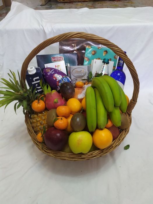 Корзина подарочная 1 готовая есть в наличии