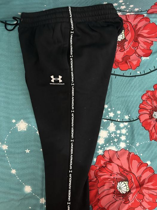 pantaloni under armour