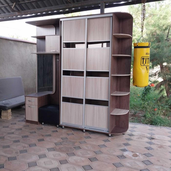 Шкаф для прихожей