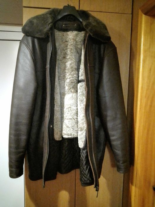 Продавам мъжко кожено зимно яке от телешки бокс .