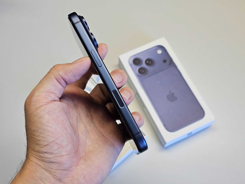 ПРОДАМ iPhone 17 Pro (256GB) Deep Blue / SIM. Практический НОВОЕ 100%