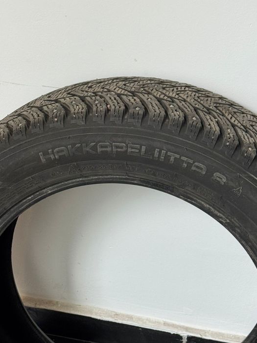 Срочно продам шины для камри 55