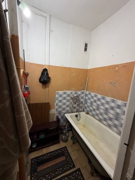 Ижарага уй берилади  изза урикзор атрофи 2 хона  1 этаж  300& ойла