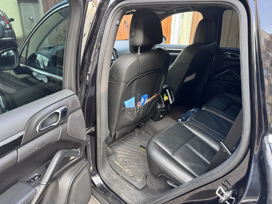 Vând Porsche Cayenne 2011 3.0d