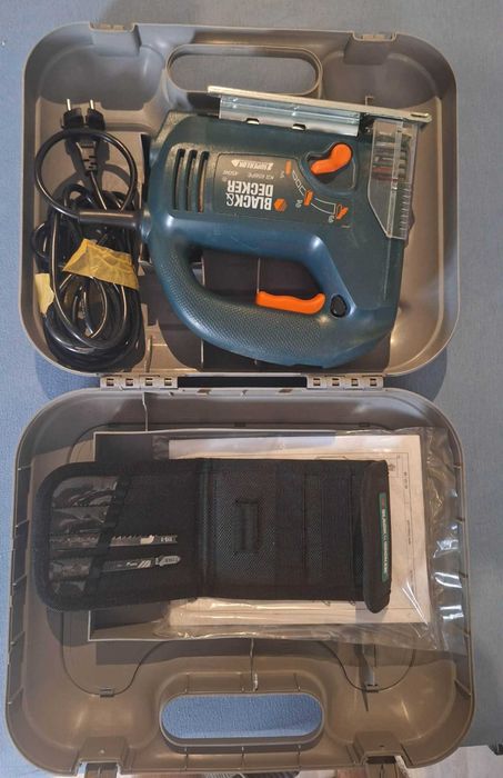 Прободен трион Black & Decker 450W с куфар и ножчета – Като нов!