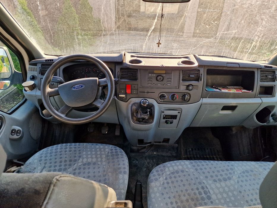 Ford Transit 8+1 Lung și Înalt