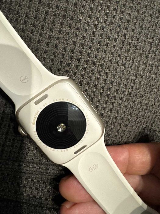 Apple Watch SE3 44mm Starlight GPS