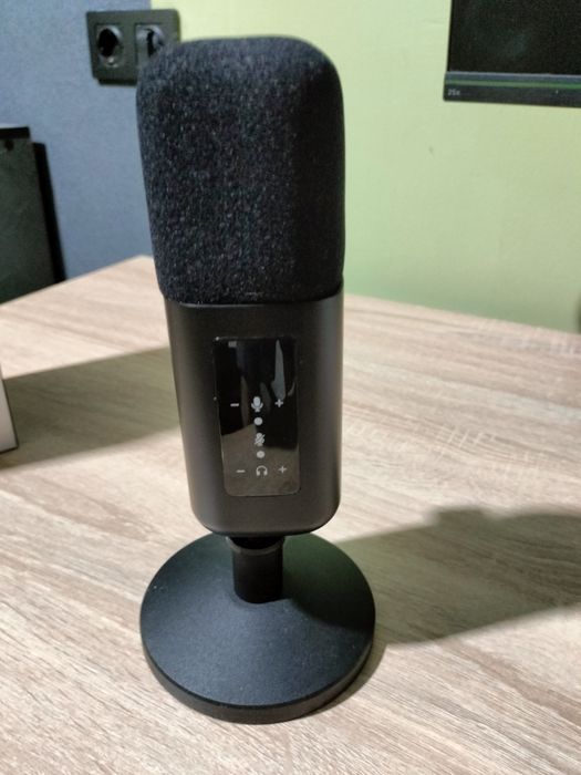 Студийный микрофон