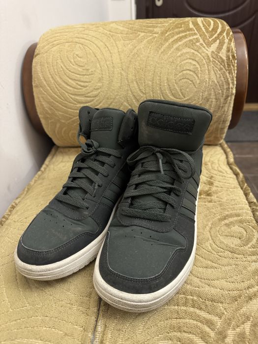 Продам осень/весна обувь Adidas