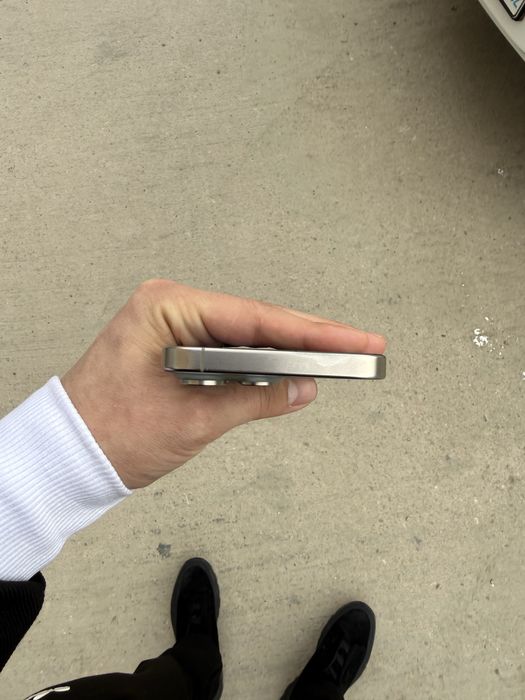 Iphone 15 Pro max 256 natural titan