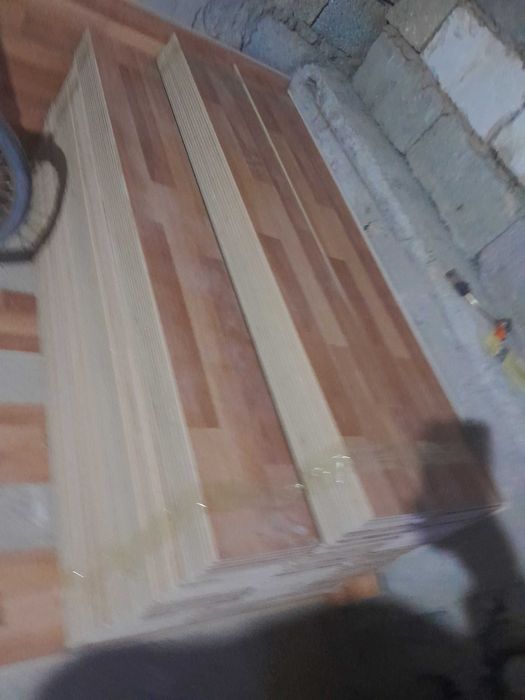 Ламинат, паркет 70кв