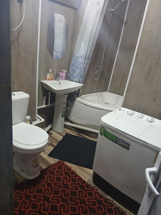 Xonallari katta boplgan 4 xonali shinamgina uy barcha sharoiti mavjud