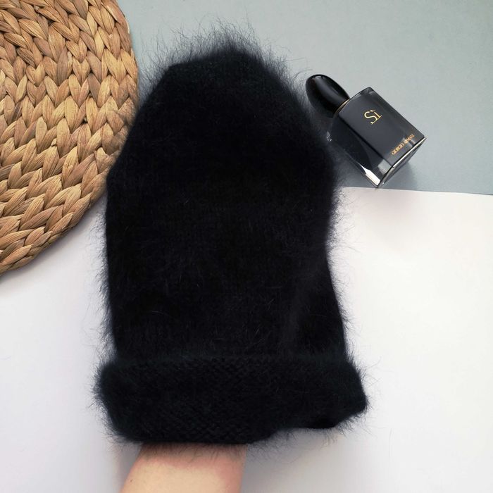 Плетена шапка ангорски заек черен ръчна изработка