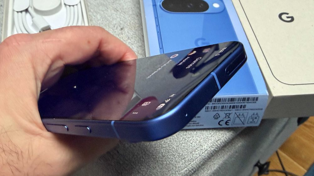 Vând telefon Google Pixel 10 ca nou, 128GB, Indigo, 2500 lei