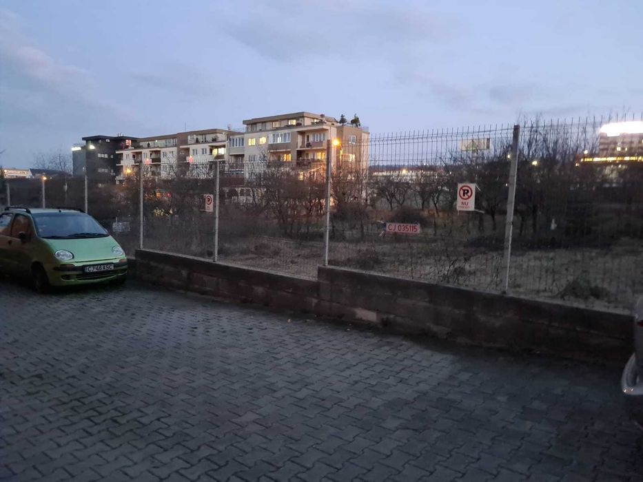 Inchiriez loc de parcare exterior