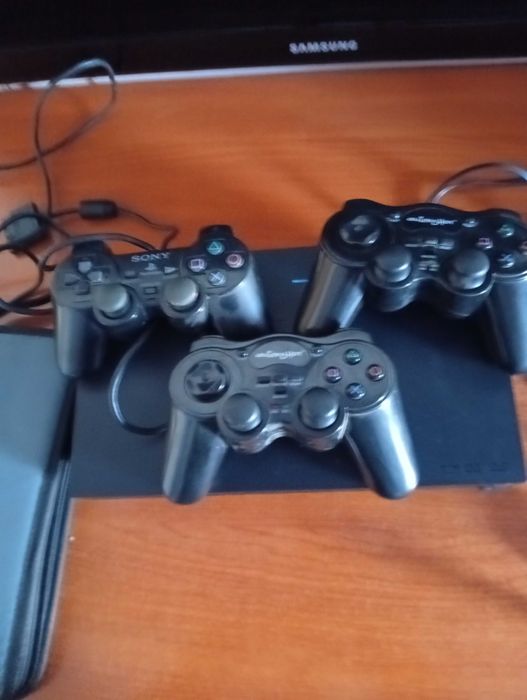 PlayStation 2 cu 3manete
