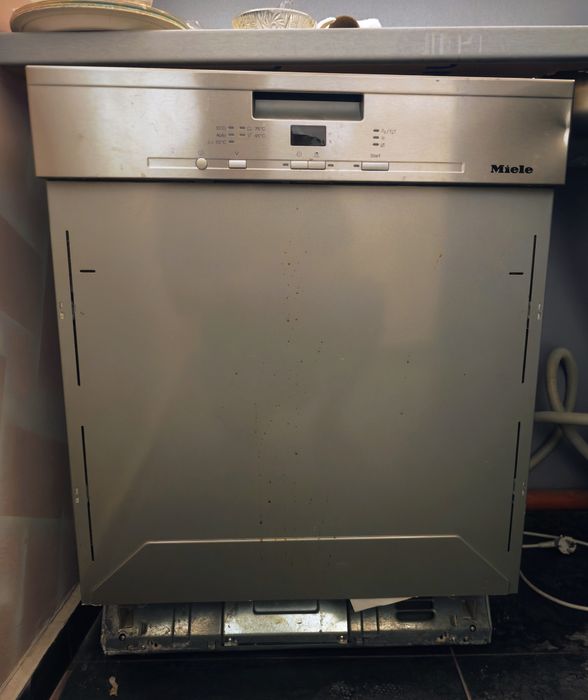 MIELE G6730 миялна за полувграждане AutoOpen