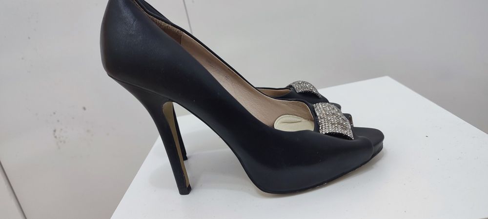 Продам кожаные туфли