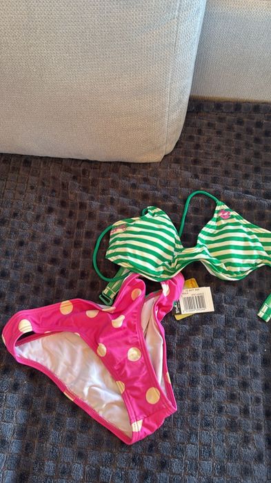 Costume noi de baie !