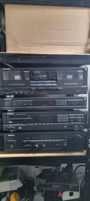 Linie audio Philips compusa din Amplificator, dublu deck, cd player si tuner