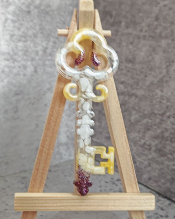 Елочные игрушки из смолы