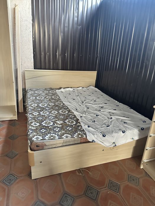 Продам спальни гарнитур