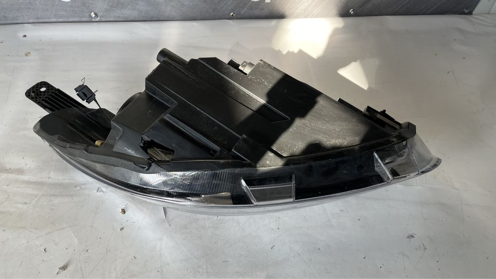 Ляв и десен фар Ford Fiesta 2018-