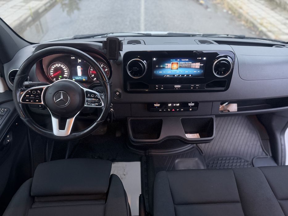Mercedes Sprinter 319  8+1