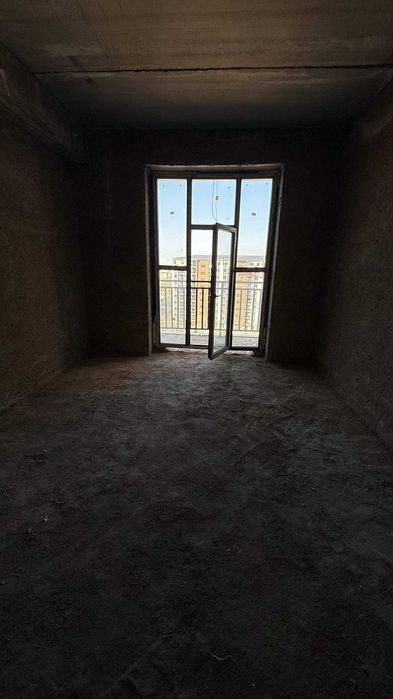 3х комнатная квартира 91кв/м в состоянии коробки, Поворот