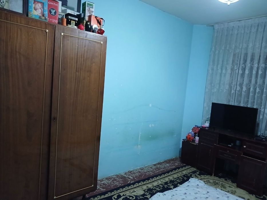 4 mavze 3 etaj 1 xona uy sotiladi