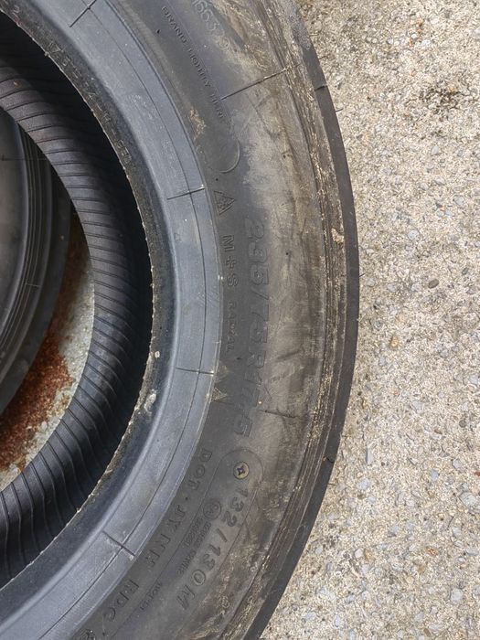 *НОВИ* гуми BRIDGESTONE 235/75/17.5