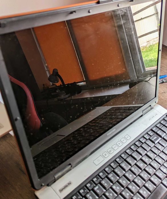 Ноутбук Toshiba Satellite Pro