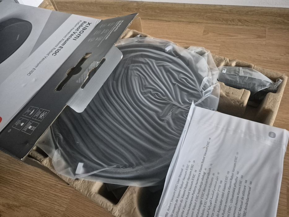 Aspirator robot Xiaomi Mi Robot Vacuum E10C, 3500 Pa, mopare, negru, 80x325x325mm nou sigilat