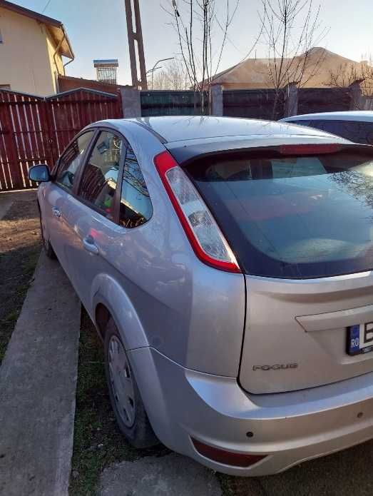 auto ford focus bine intretinut