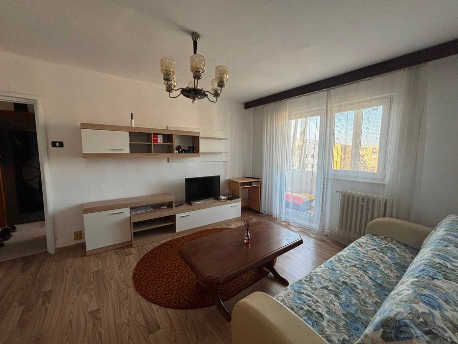 Inchiriez Apartament 2 camere, etaj 3, balcon închis