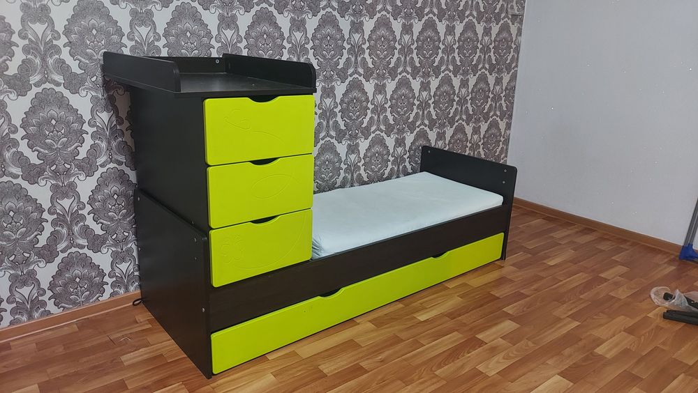 Продам кровать детскую трансформер