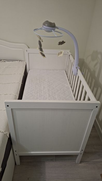 Vand Set Patut bebe din lemn120x60(fara urme de utilizare)