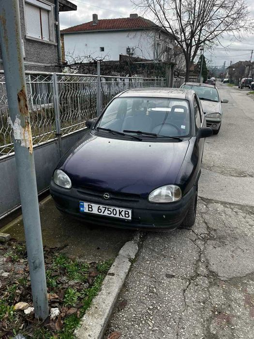 Продавам опел корса Б 1.4 бензин