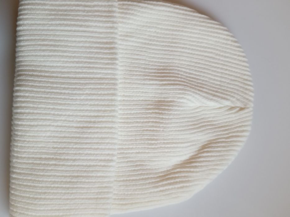 Продам женские шапки