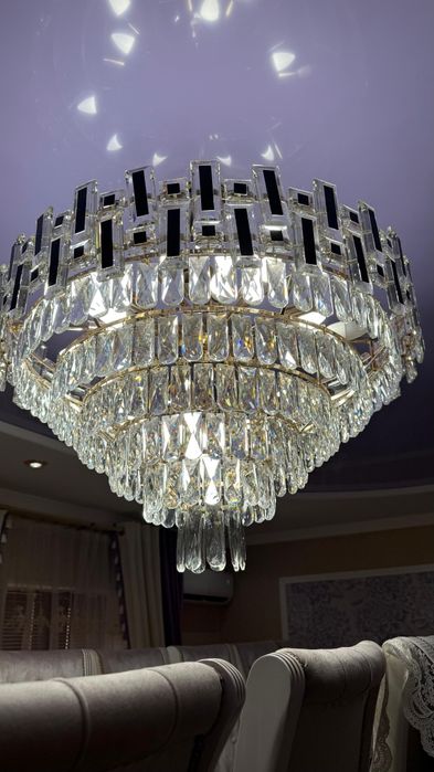 Люстра в зал или холл