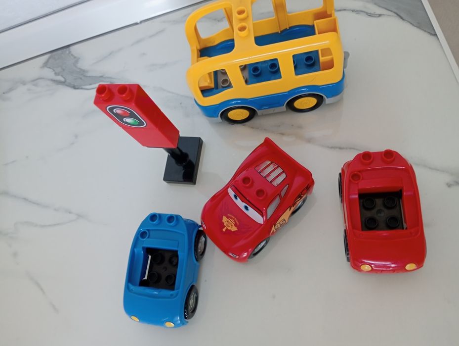 Продам игрушечную машину