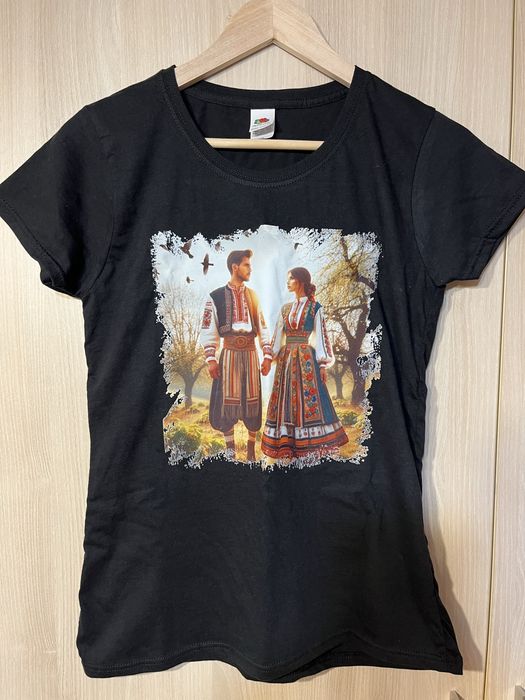 Прекрасна тениска с народни мотиви