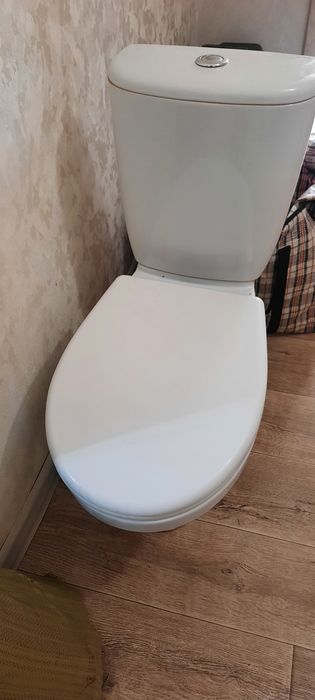 Продам унитаз б/у в хорошем состоянии