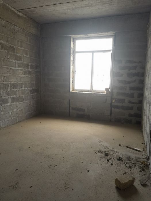 Сотилади. Каропка 2х комнатная квартира на 2-этаже