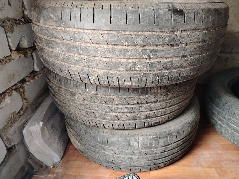 Продам шины летние, б/у. 225/60/17